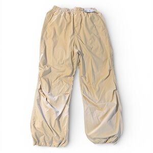 Uniqlo Women’s Parachute Pants -Size Small (27-27” Waist) Color Natural 🆕